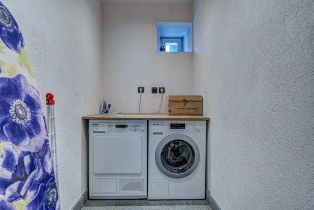 Spacious 3-Bed In The Heart Of شامونكس المظهر الخارجي الصورة